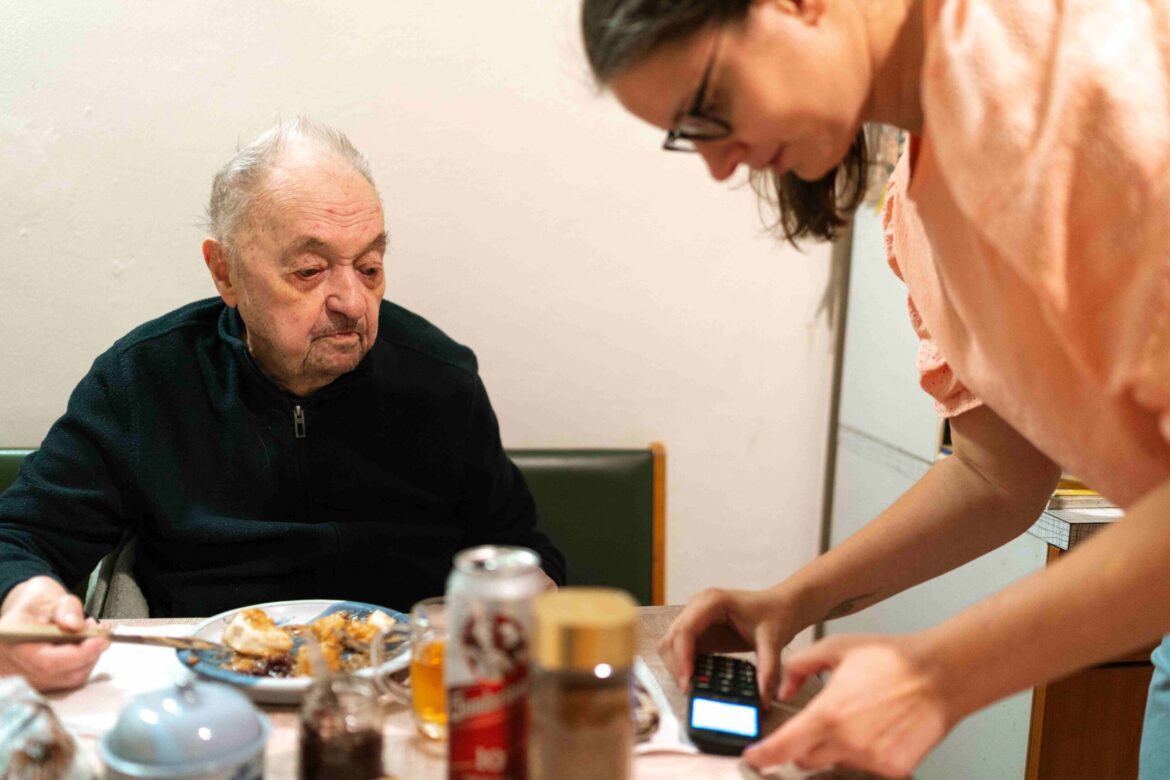 Lire la suite à propos de l’article PEFSAD : comment obtenir de l&rsquo;aide financière pour les services à domicile au Québec